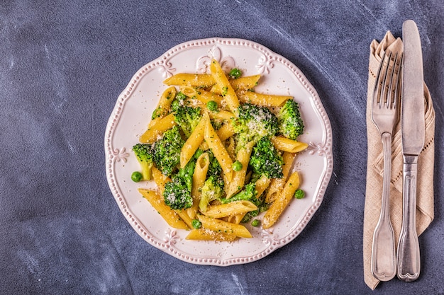 Pasta mit Brokkoli Draufsicht