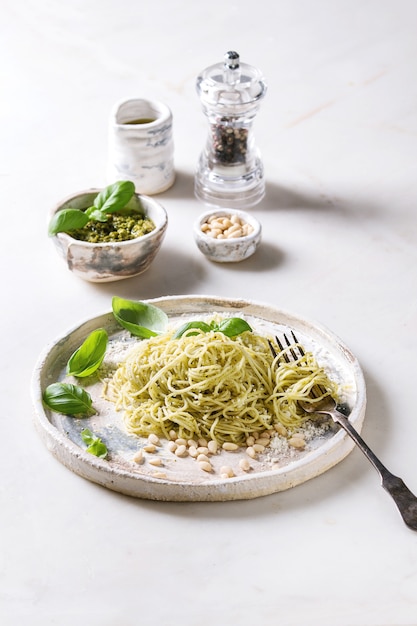 Pasta mit Pesto-Sauce