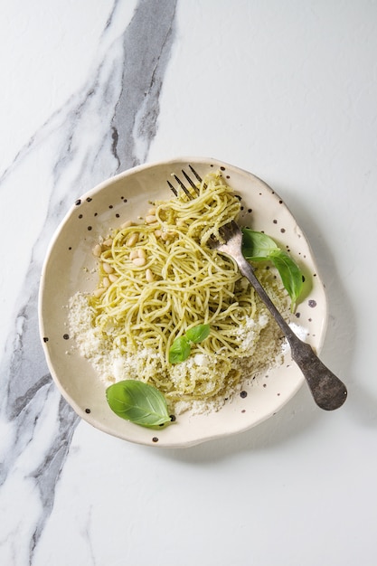 Pasta mit Pesto-Sauce