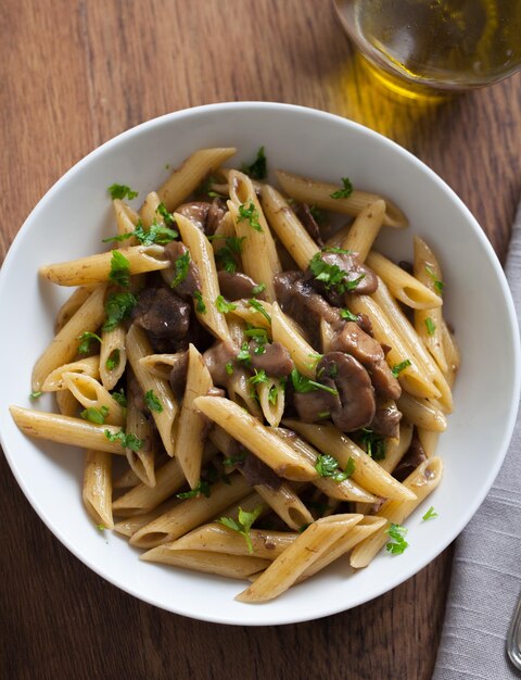 Pasta con salsa de champiñones