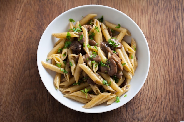 Pasta con salsa de champiñones