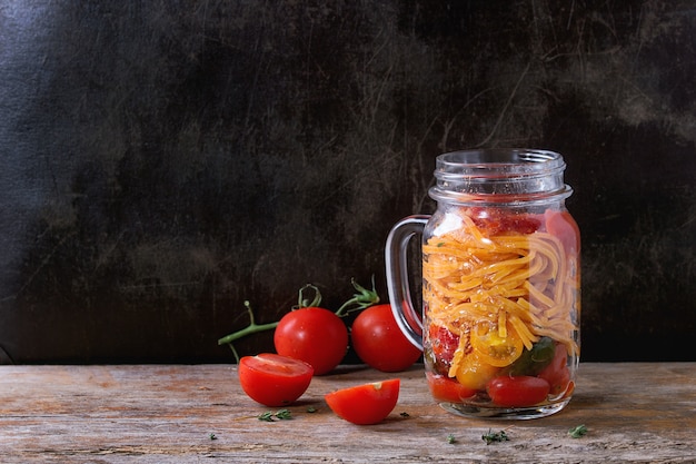 Pasta De Tomate En Tarro De Albañil