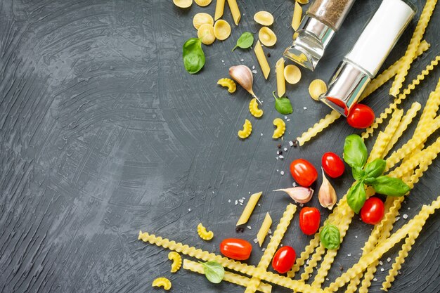 Pasta con tomates y especias