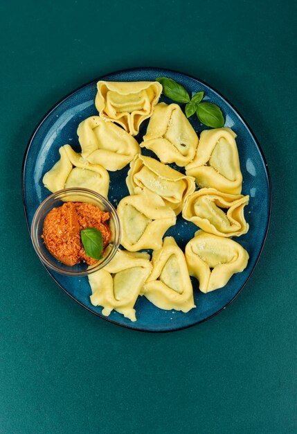 Foto pasta tortelloni pasta tradicional italiana