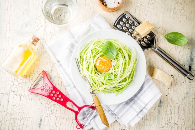 Pasta vegana de espagueti con calabacín