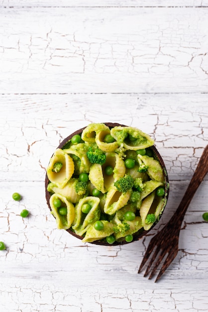 Pasta vegana con salsa verde