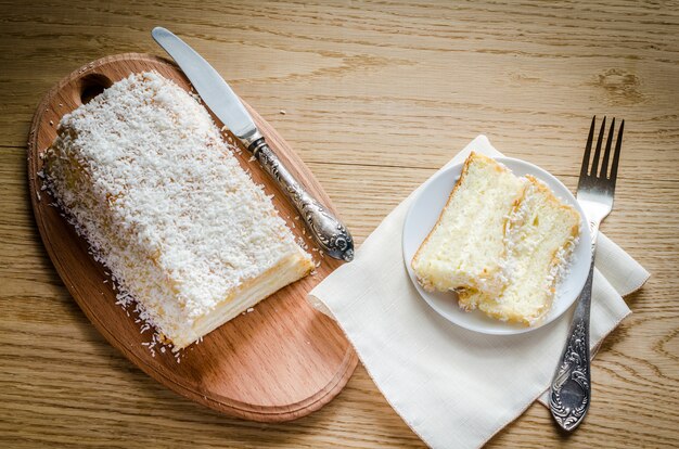 Pastel de ángel blanco