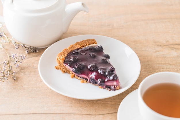 pastel de arándanos con té