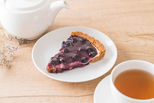 pastel de arándanos con té