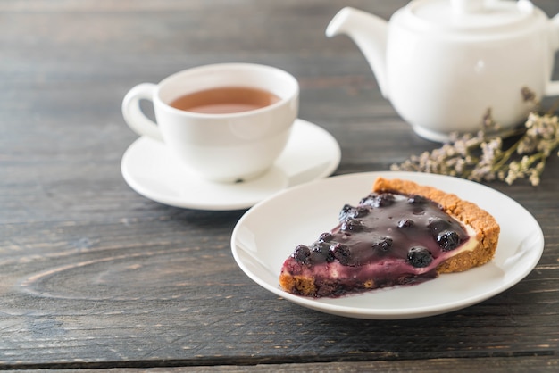 pastel de arándanos con té