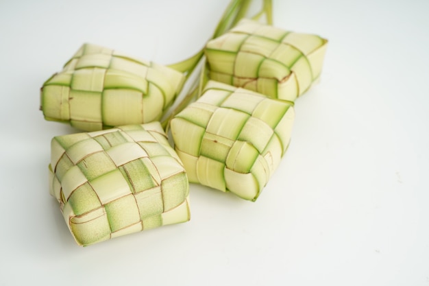 Foto pastel de arroz ketupat