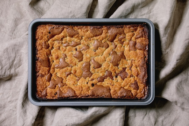 Pastel de brownies y galletas de Brookies