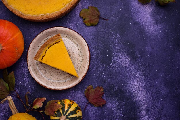 Pastel de calabaza americano tradicional de otoño