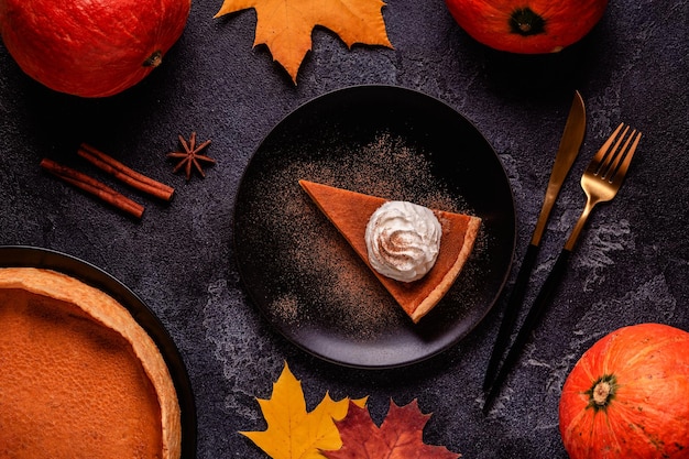 Pastel de calabaza casero de Acción de Gracias listo para comer Vista superior