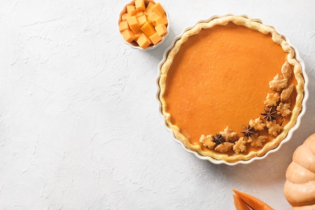 Pastel de calabaza sabroso casero para el día de acción de gracias