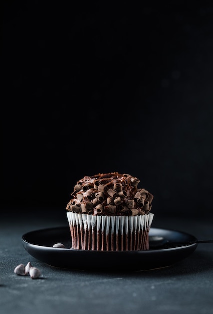 pastel de chocolate con crema de chocolate postre estadounidense