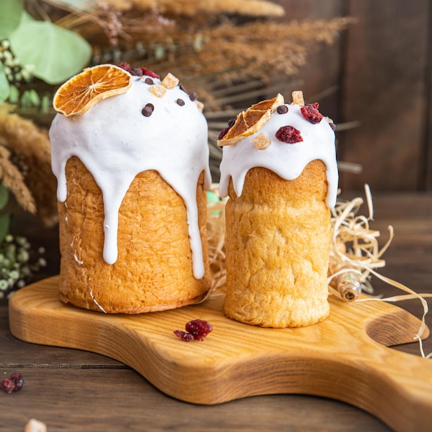 Pastel dulce de pascua y huevos de pascua postre comida tratar comida merienda espacio de copia fondo de comida