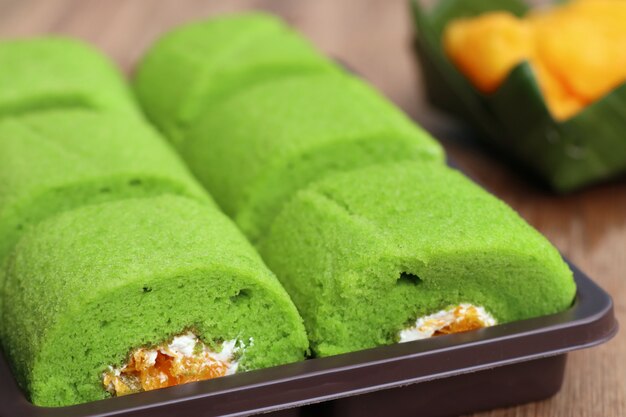 Pastel dulce de rollo verde postre