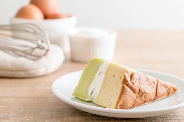 pastel de gasa en la mesa