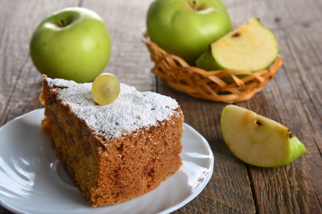 Pastel de manzana horneado casero