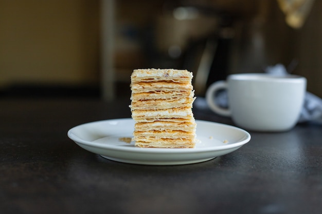 Pastel de napoleón pastel de hojaldre postre dulce para llevar