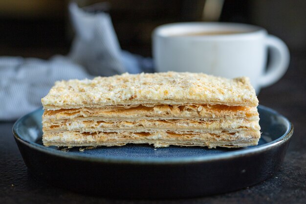 Pastel de napoleón pastel de hojaldre postre dulce para llevar