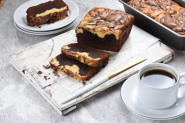 pastel de pan de mármol pastel de pan de brownies