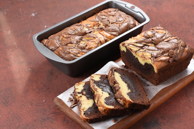 pastel de pan de mármol pastel de pan de brownies