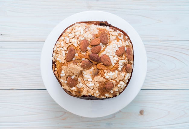 pastel de pan de pasas con almendras