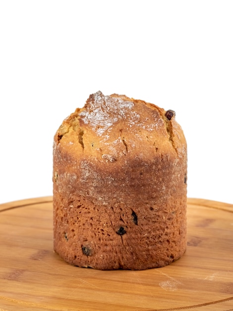 Pastel de Pascua casero, paska aislado en blanco, comida