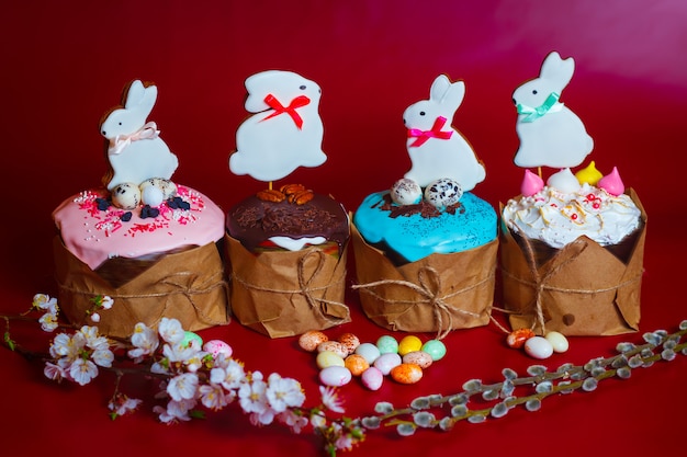 Pastel de Pascua. Diseño de primavera de vacaciones. Felices Pascuas. Día de Pascua