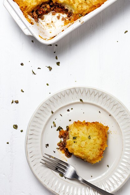 Pastel de pastor casero tradicional desde arriba. Pie de cabaña. Concepto de comida inglesa