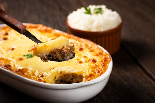 Pastel de pastor (escondidinho). Comida típica brasileña.