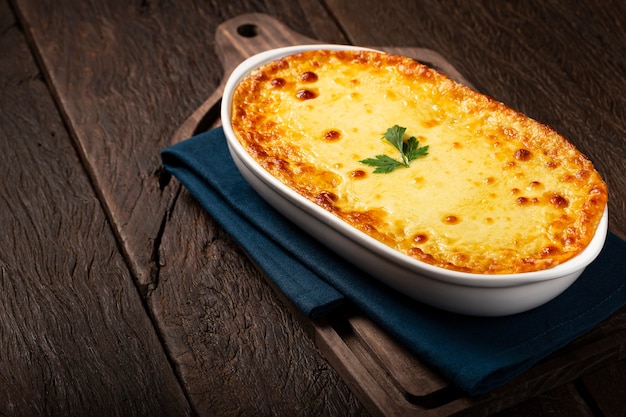 Pastel de pastor (escondidinho). Comida típica brasileña.