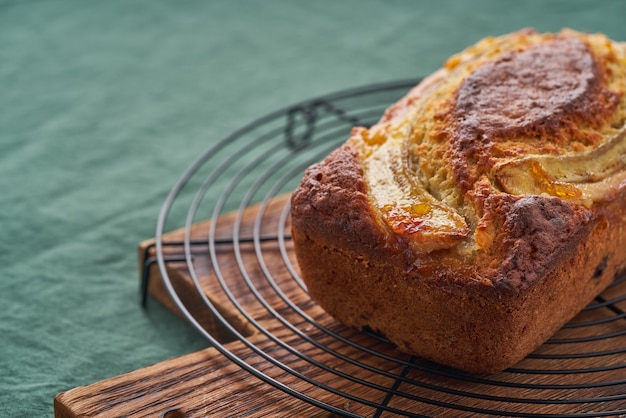 Pastel de plátano y arándanos