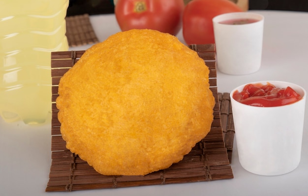 Pastel De Pollo Con Salsa Roja