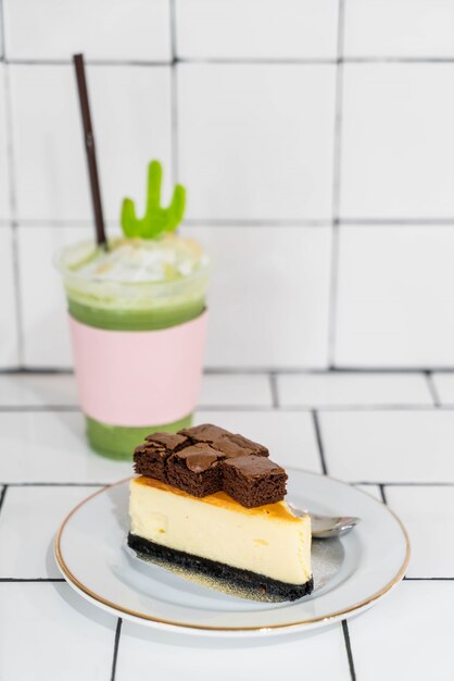 pastel de queso con brownies