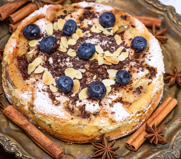 Pastel Redondo Al Horno Con Arándanos.