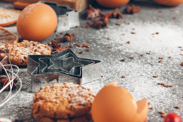 Pastelaria de Natal cozinhar. Conceito festivo de culinária de Natal