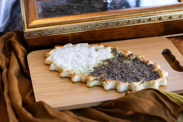 Pastelaria zatar tomilho queijo carne pão padaria comida árabe