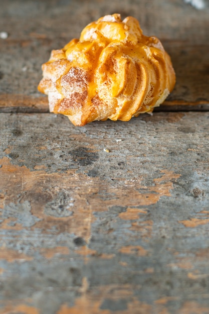 pastelería choux eclair shu profiterole el relleno es dulce o sabroso pastel casero de masa esponjosa para las vacaciones