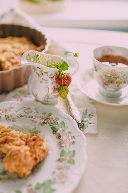 pastelería dulce casera con bayas y frutas, pastel, postre, comida saludable