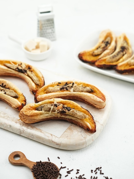 Pastelería de leche de plátano Pastelería casera crujiente y crocante foco seleccionado