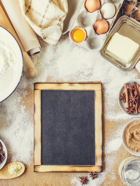 Pastelería, pasteles, cocinar sus propias manos. Enfoque selectivo