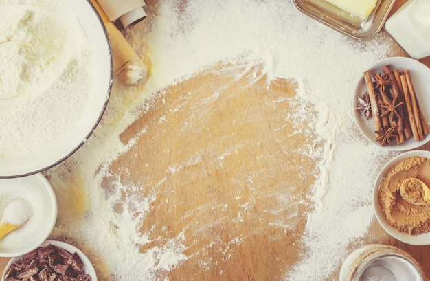 Pastelería, pasteles, cocinar sus propias manos. Enfoque selectivo