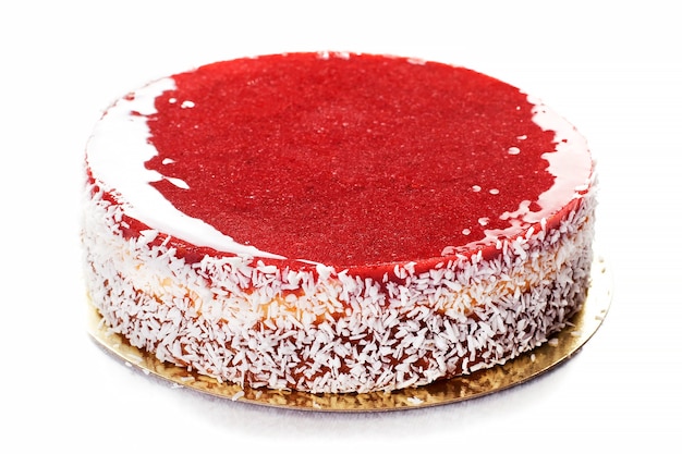 Pastelería. Tarta de Fresas con Gelatinas. Aislado en blanco - Imagen de archivo.