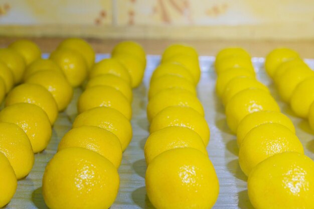 Pasteles Nastar en una bandeja