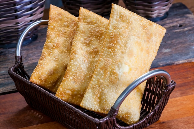 Pastell, brasilianischer Snack, traditionelles brasilianisches Gebäck