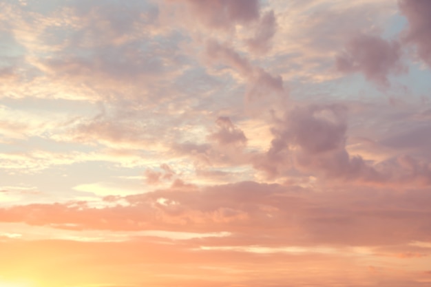 Pastell Hintergrund der abstrakten Farbe, ein weicher Himmel mit Wolkenhintergrund in der Pastellfarbe