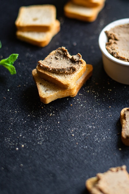 Pastete Hühnerleber und Gemüse gesunde Mahlzeit Snack